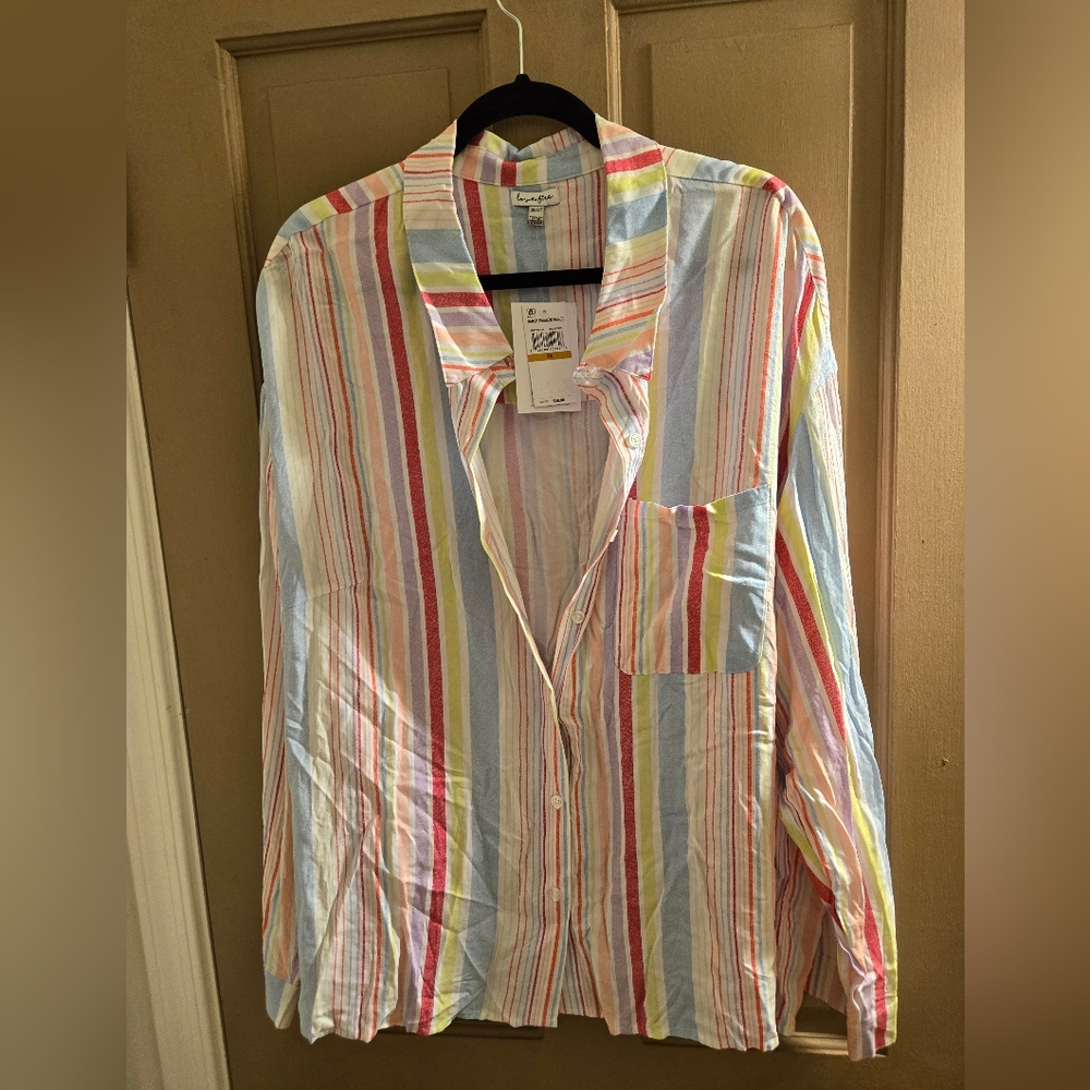 * New Love Fire 3x button down top